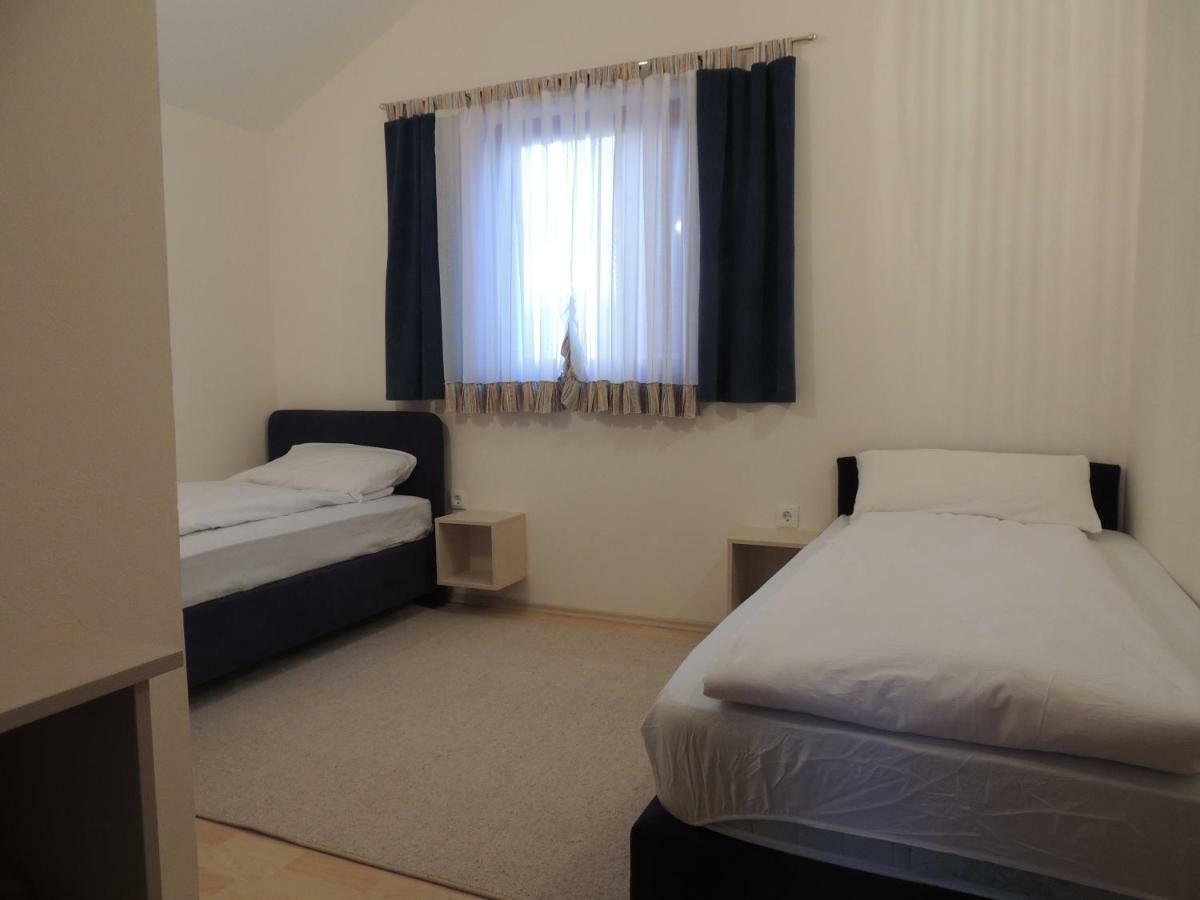Apartments Villa Aurora Ražanac Eksteriør bilde