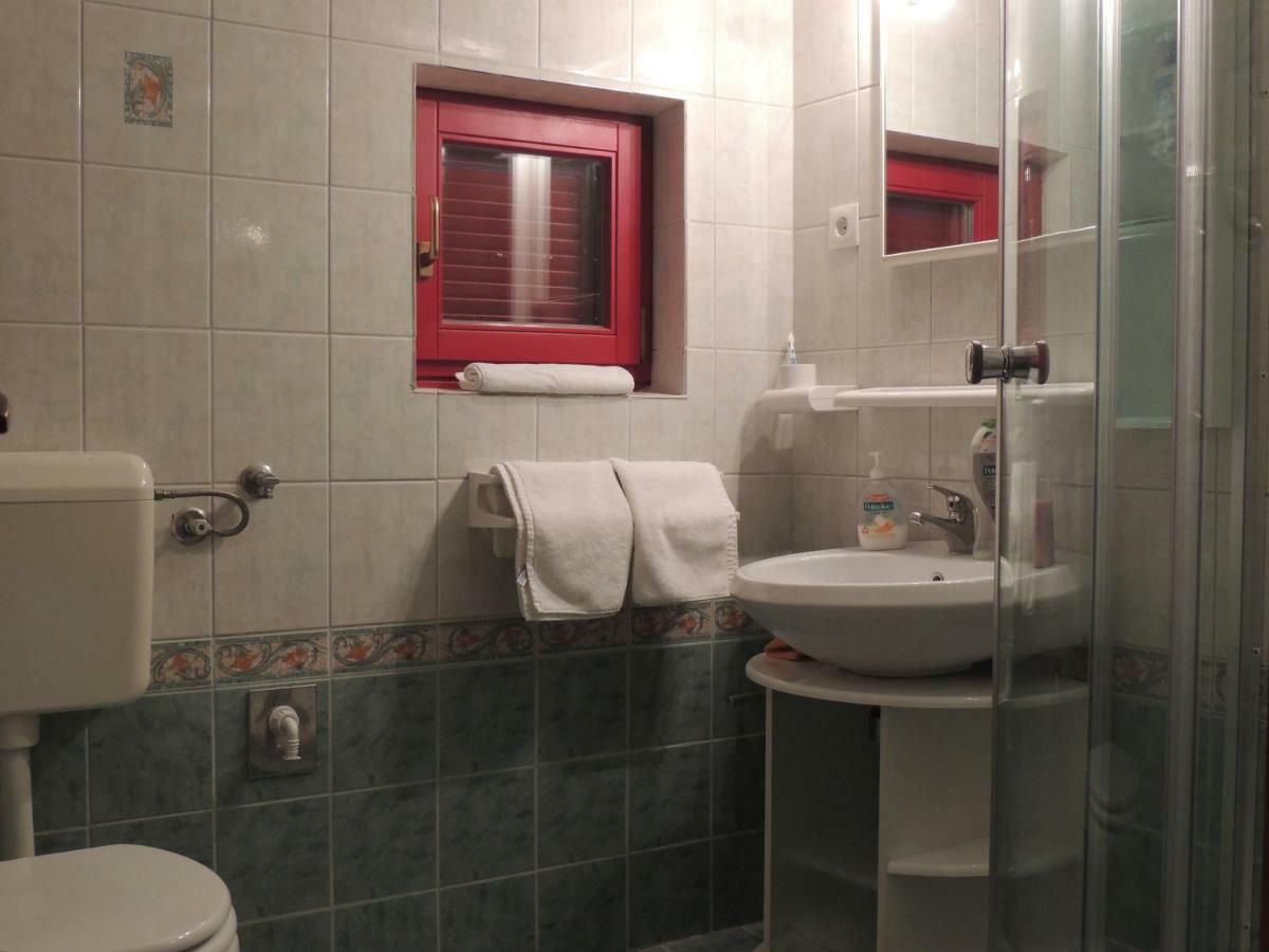 Apartments Villa Aurora Ražanac Eksteriør bilde